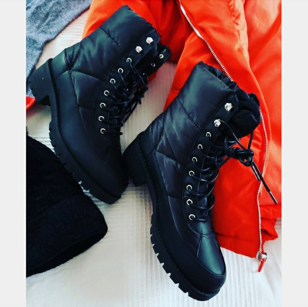 🚨Sweater Weather// black puffy boot - Picture 7 of 7